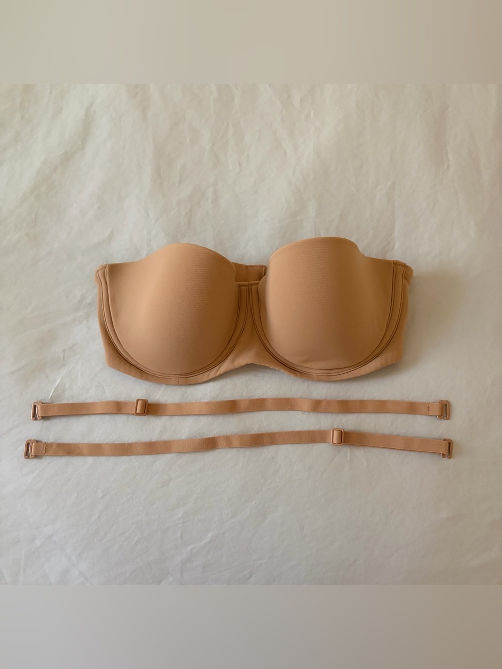 SKIMS Fits Everybody Strapless Bra in Clay